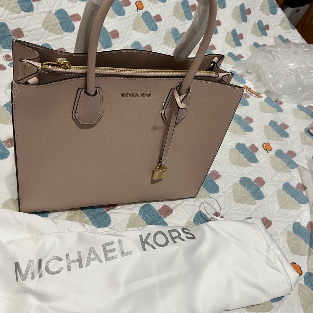 Michael Kors Pink Satchel Structured Design - Picture 3 of 8
